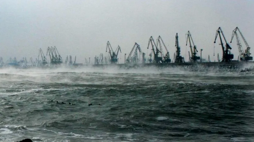 Porturile navale și fluviale din Constanța au fost închise din cauza vântului puternic