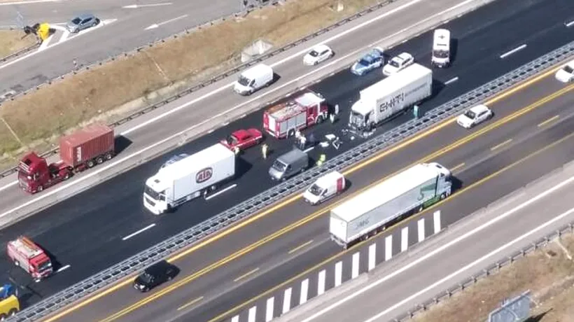Un șofer român de TIR a murit în Italia după impactul violent dintre două camioane