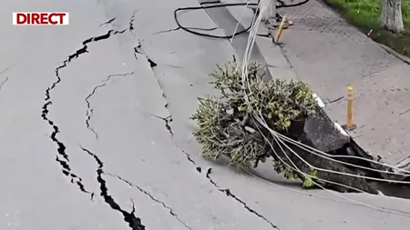 ȘIROAIE de apă au început să curgă din craterul din Slănic Prahova. Locuitorii evacuați, cuprinși de disperare în ajunul Paștelui