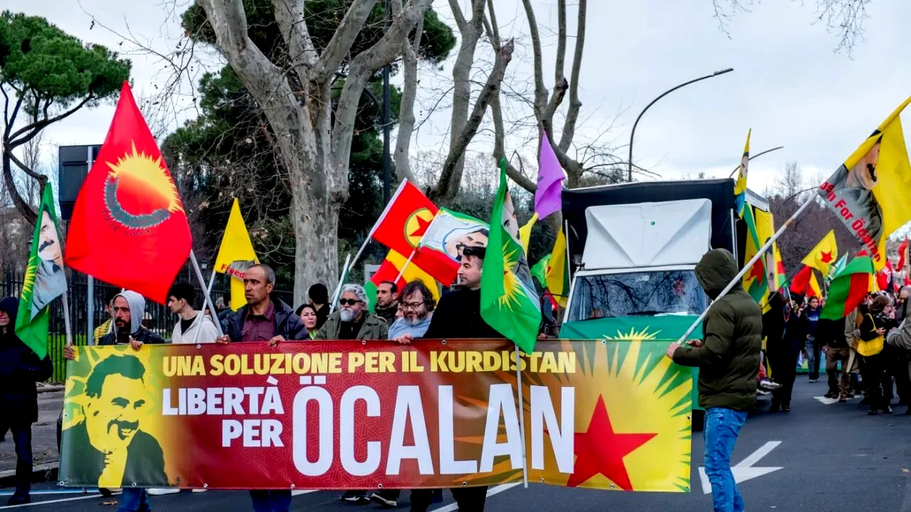 PKK, gruparea de gherilă kurdă, anunță o încetare a focului cu Turcia