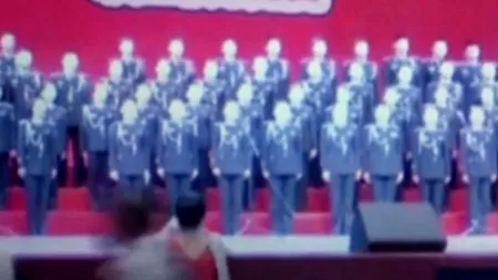 Scena pe care cântau mai mulți coriști chinezi s-a prăbușit în timpul repetițiilor. Ce reacție au avut cei din sală