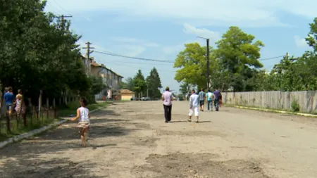 INOVAȚIE ROMÂNEASCĂ pe bani europeni: Cum arată „drumul pietruit, cu vagi urme de asfalt