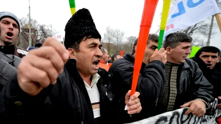 Aproape 1.000 de angajați de la Oltchim au protestat în fața sediului Guvernului