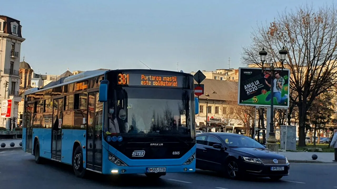 Un AUTOBUZ a luat foc pe Șoseaua Mihai Bravu din Capitală