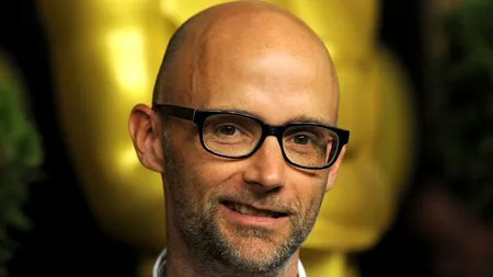 Moby își îndeamnă fanii, într-un videoclip, să adopte animale fără stăpân în perioada Crăciunului