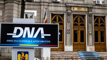 Flagrant delict al DNA față de un recidivist în trafic de influență. Invoca intervenții asupra unui procuror și ofițer DNA față de un primar