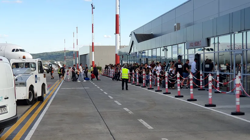 Ministrul Transporturilor a semnat două contracte pentru lucrări privind  creșterea gradului de siguranță pe Aeroportul Internațional Iași. De unde provin banii și când ar trebui să fie gata ambele proiecte