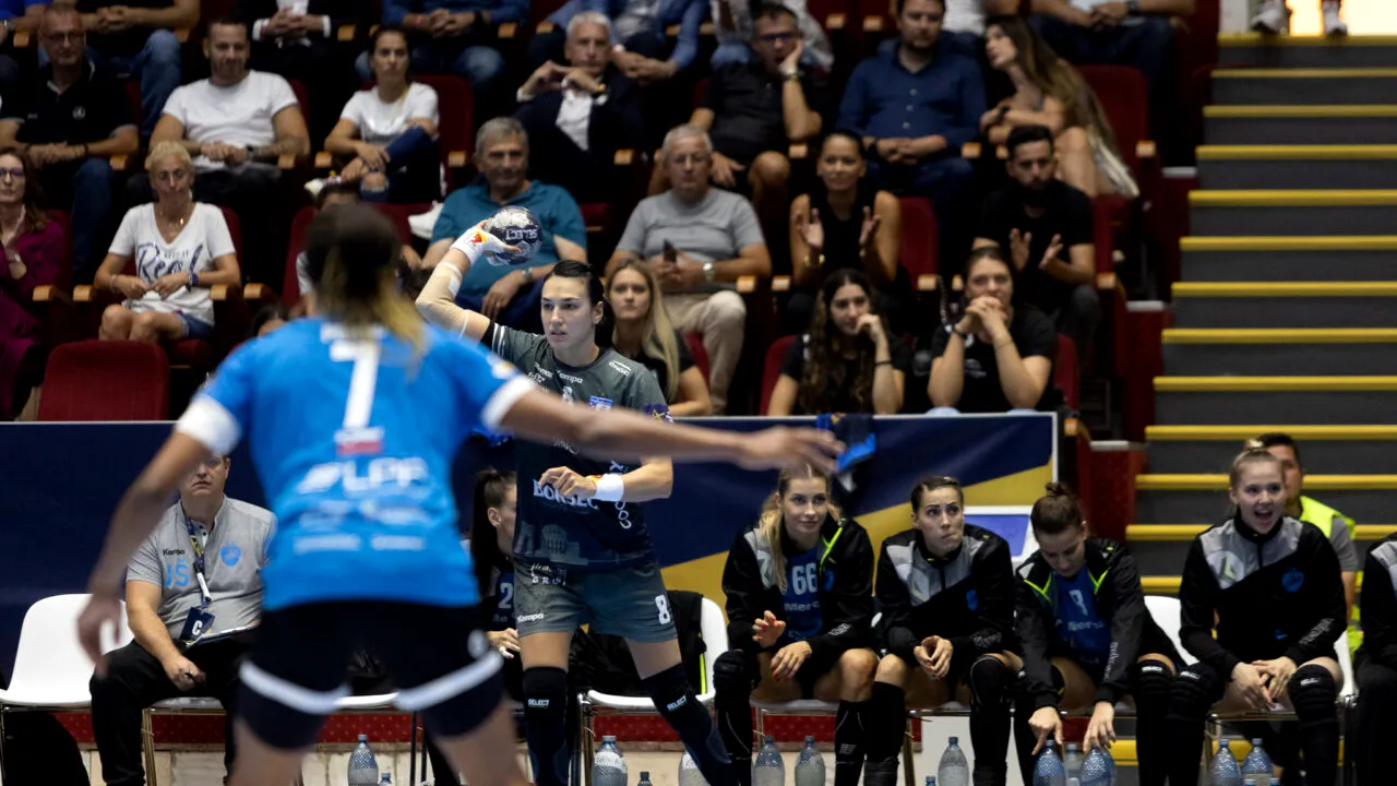 CSM București, prima înfrângere în acest sezon! Trupa lui Adi Vasile s-a înclinat pe terenul deținătoarei Ligii Campionilor