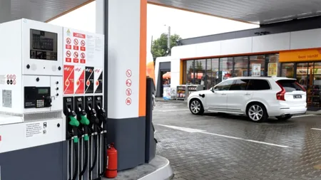 Ce s-a întâmplat după ce o șoferiță de 52 de ani a făcut PLINUL cu motorină pentru mașina ei pe benzină