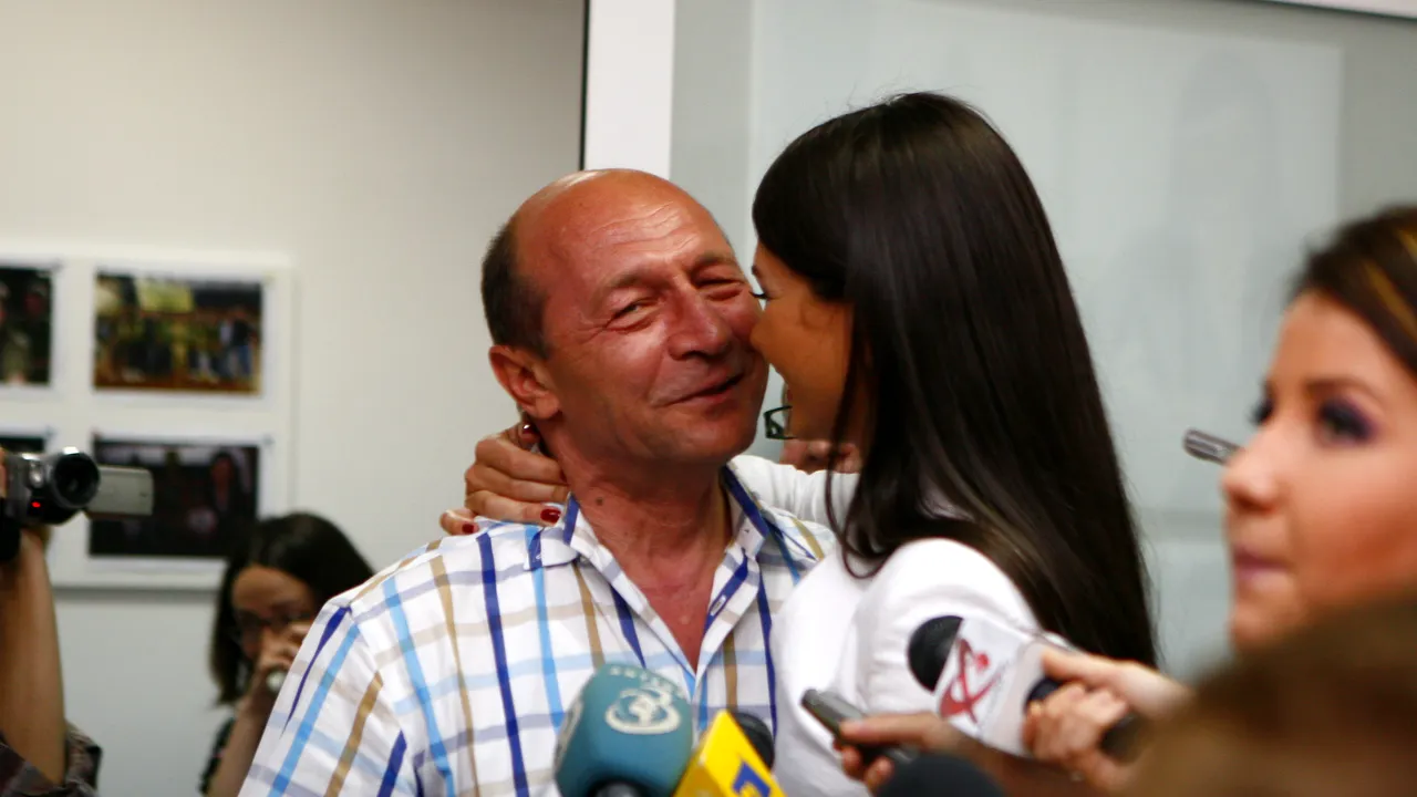 Ce i-a spus Traian Băsescu fiicei sale când Elena Băsescu l-a anunțat că nu mai candidează la alegerile europarlamentare 2014