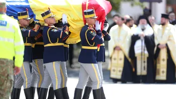 Ce conține pachetul de POMANĂ la înmormântarea lui Ion Iliescu. Lista completă