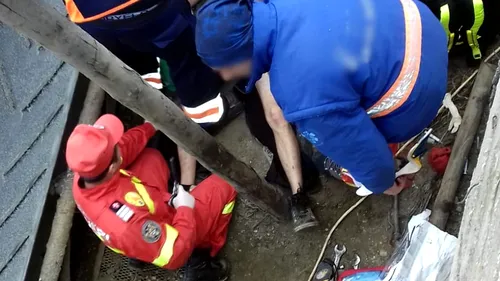 Operațiune de salvare a unui bărbat prins sub balastru în județul Dâmbovița