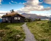 Singurul oraș din lume unde nașterea și moartea sunt interzise. 4 luni pe an, oamenii trăiesc în întuneric total