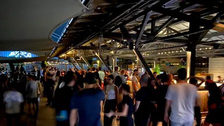 Sute de persoane au participat la un concert pe plaja din Năvodari. Organizatorii au fost amendați