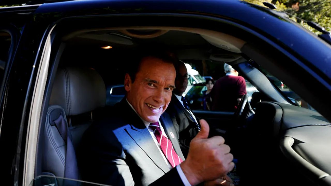 Arnold Schwarzenegger s-a afișat în public alături de noua sa iubită