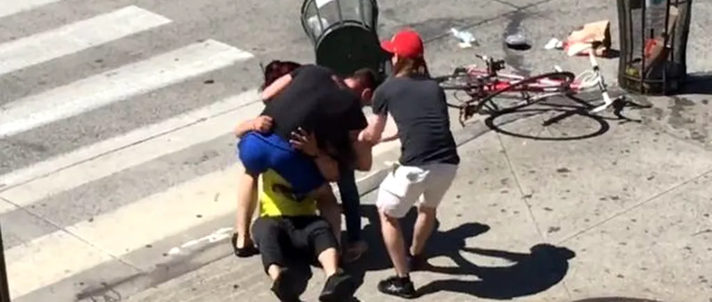 Un șofer și un biciclist au început să se bată în centrul New York-ului. În cât timp a venit poliția?