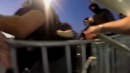 Bătaia dintre suporterii maghiari și forțele de ordine și români a fost filmată. Clipul video cu agresiunile fanilor, realizat chiar de un participant la violențe