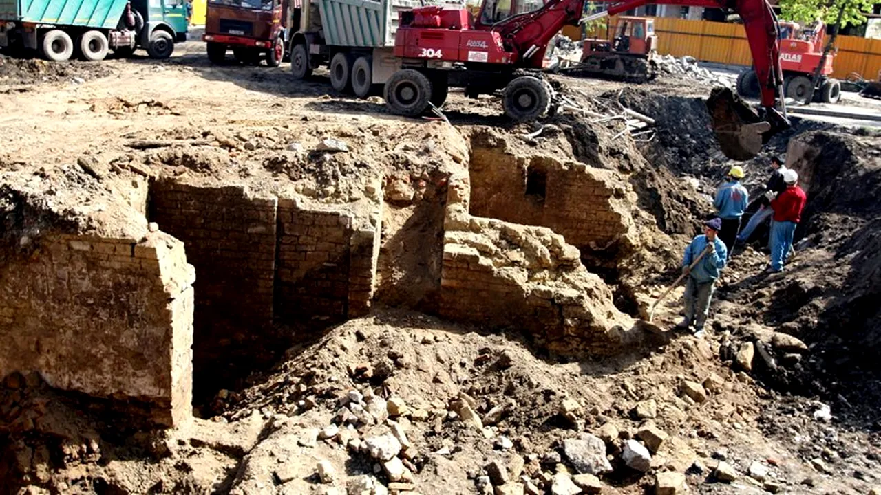 Ce au descoperit arheologii în curtea unei mănăstiri dintr-un cartier din Craiova