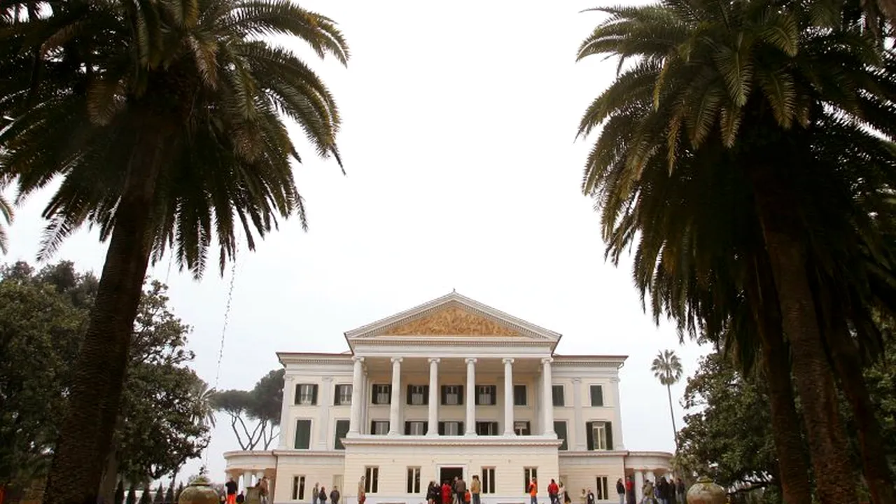 Buncărul lui Mussolini. IMAGINI din vila Torlonia, unde a trăit Il Duce