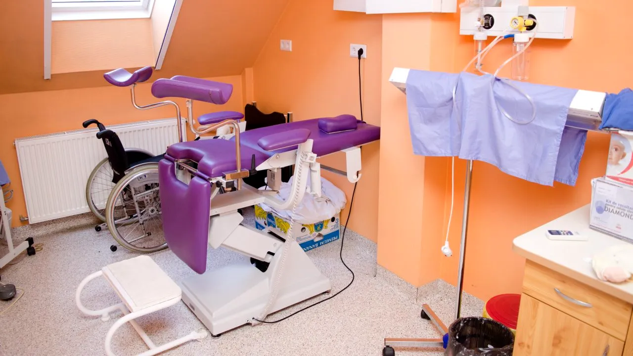 Cunoscut manager de spital, trimis în judecată de DNA pentru luare de mită. Făcea „combinații” cu achiziţii de echipamente şi produse medicale supraevaluate