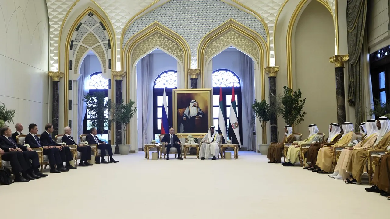 Putin s-a întâlnit cu liderul Emiratelor Arabe Unite, în efortul de intensificare a relațiilor cu statele din Golf, pe fondul sancțiunilor occidentale