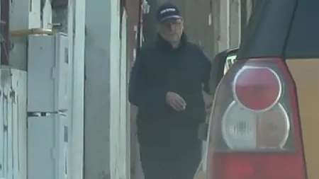 Ministrul Muncii i-a acordat soțului său pensie și cel mai mare grad de invaliditate. Iulian Câmpeanu, filmat în timp ce mergea pe stradă. VIDEO