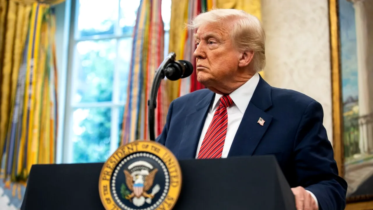 Trump ar putea „opri INTERNETUL” în Europa. Alertă la Bruxelles privind dominația americană în cloud