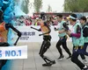Maratonul viitorului: ROBOȚII și oamenii au alergat cot la cot într-un mare oraș