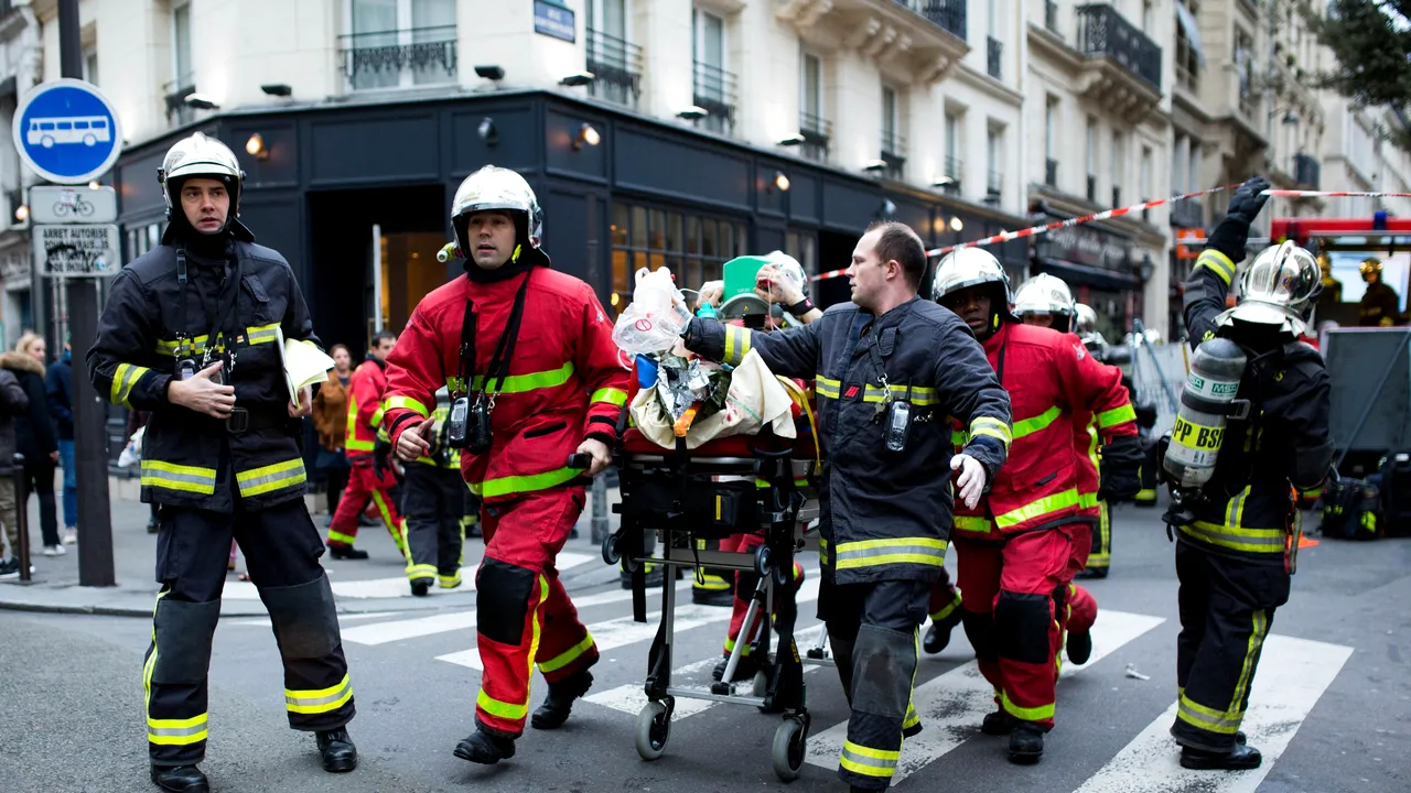 O brutărie din centrul Parisului A SĂRIT ÎN AER