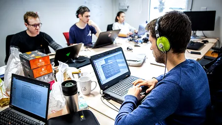 Ce pune la cale un cuplu de români care a strâns 800.000 de euro în străinătate. Internetul a luat foc după acest ANUNȚ