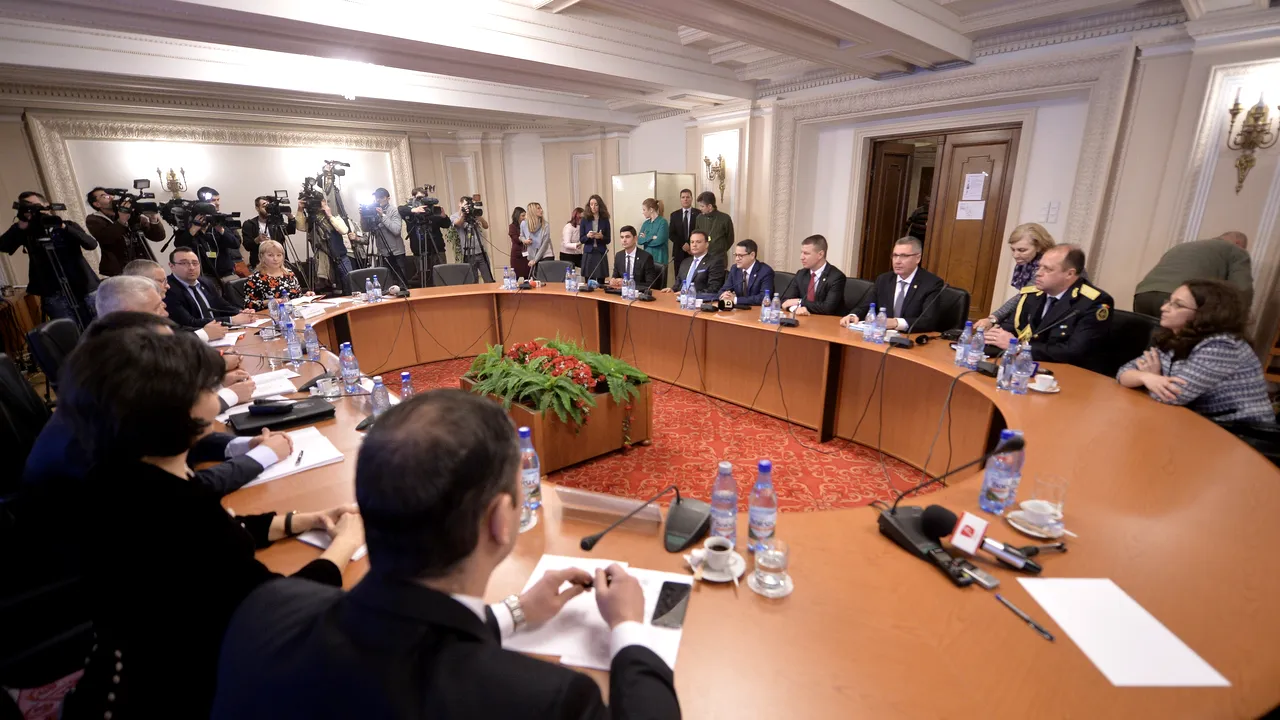 Ziariștii, invitați de Comisia SRI la o dezbatere publică pe tema...acoperiților din presă