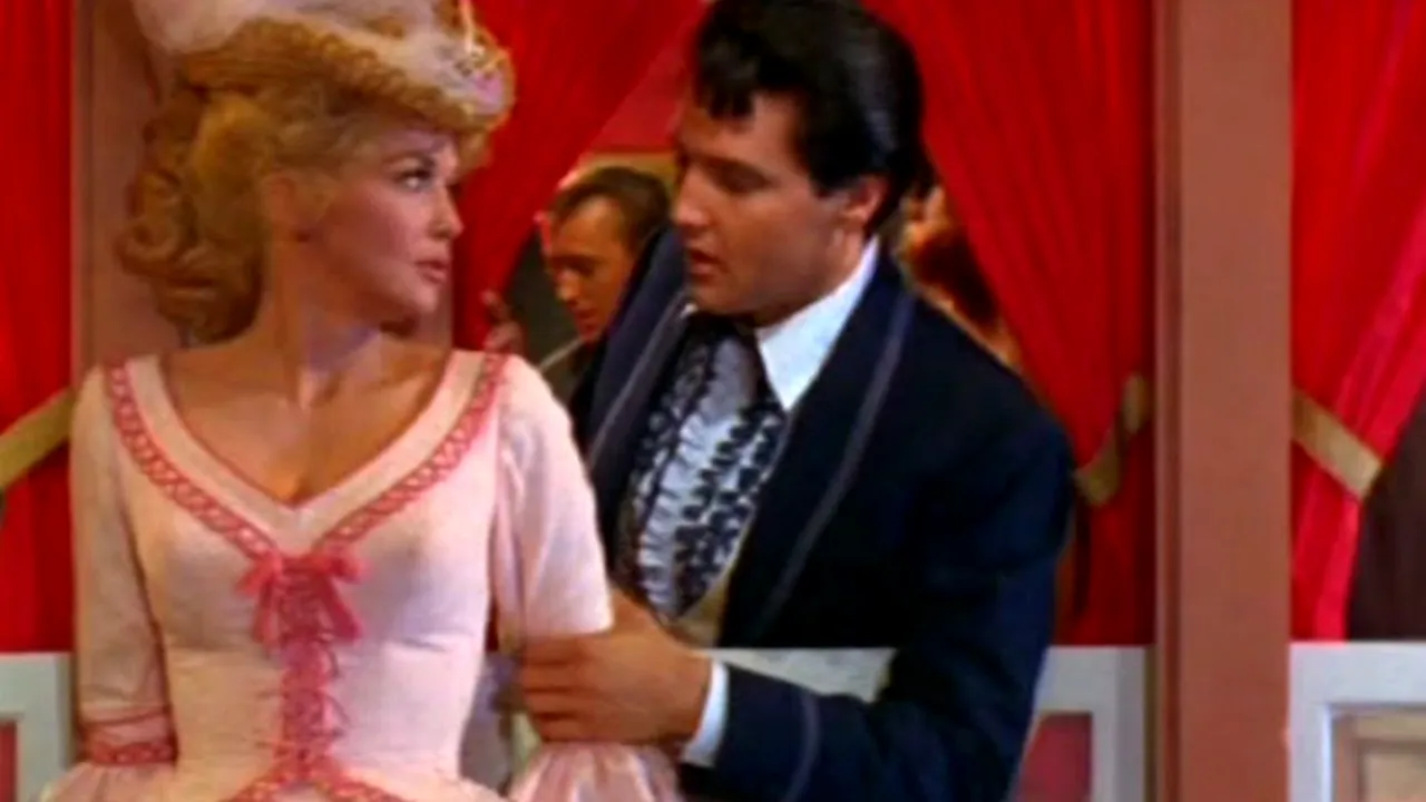 Celebra actriță americană Donna Douglas a murit la vârsta de 81 de ani. În ce film a jucat cu Elvis Presley