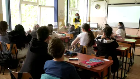 VIDEO| Cum a fost la școală după 6 luni de ore online: „Copiii au nevoie de socializare. E cu totul altceva!” (REPORTAJ)