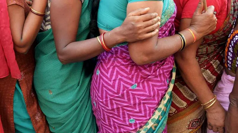 Gest revoltător în India. Motivul pentru care o femeie a fost dezbrăcată, rasă în cap și plimbată călare pe un măgar prin sat