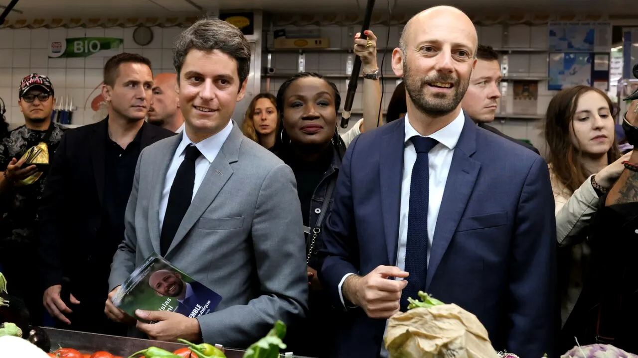 Sute de candidați s-au retras din turul secund al alegerilor din FRANȚA, în efortul de oprire a ascensiunii forțelor de extremă-dreapta