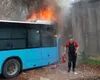Un autobuz Otokar a luat foc în Autobaza Nordului din București. Șoferii STB au intervenit cu stingătoare