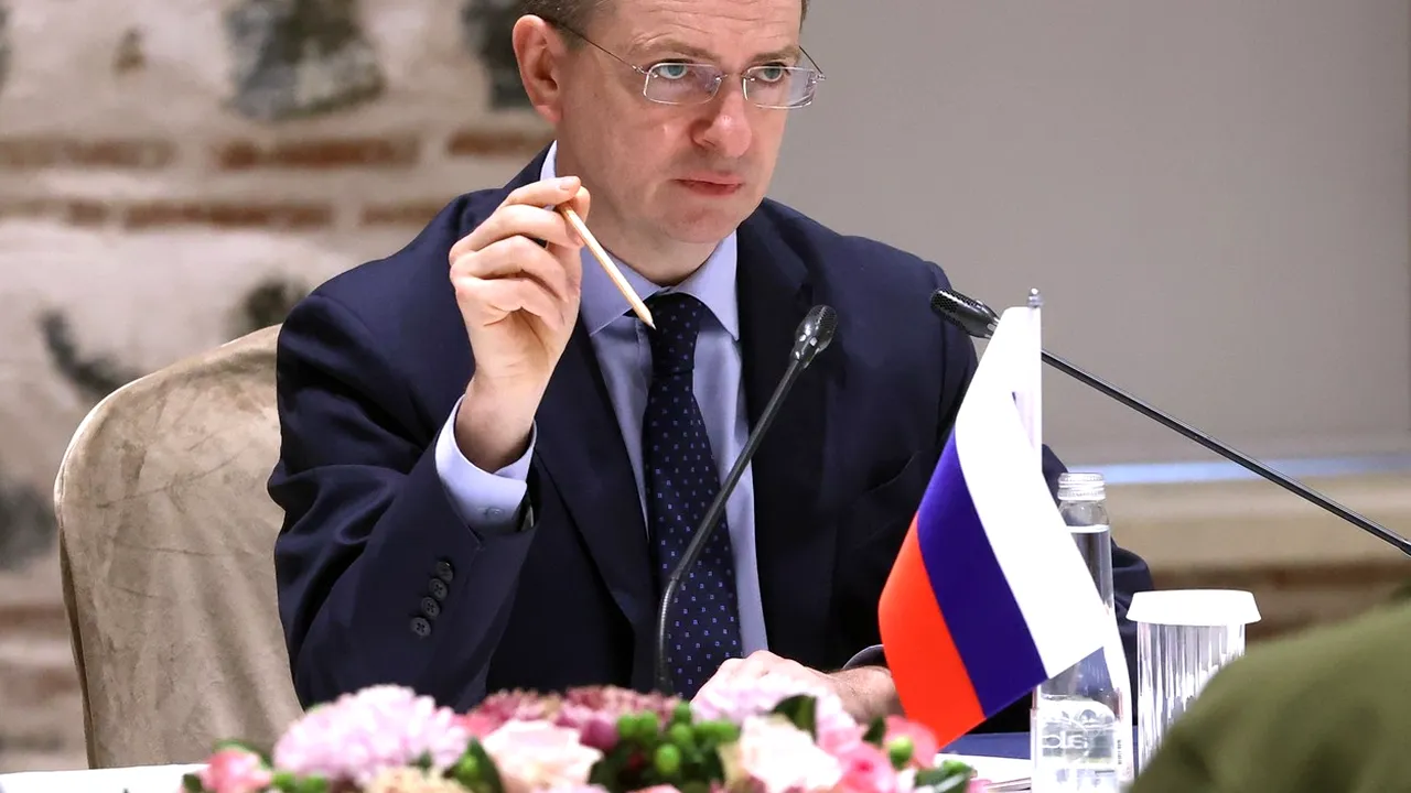 8 ȘTIRI DE LA ORA 8. Negociatorul şef al delegaţiei ruse: Moscova nu se opune aderării Ucrainei la UE