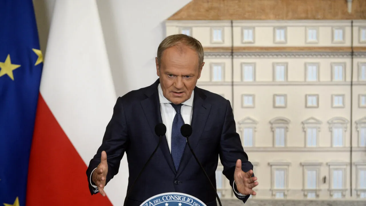 Un bărbat suspectat că plănuia un asasinat la adresa premierului polonez, Donald Tusk, a fost arestat. Mesajul oficialului