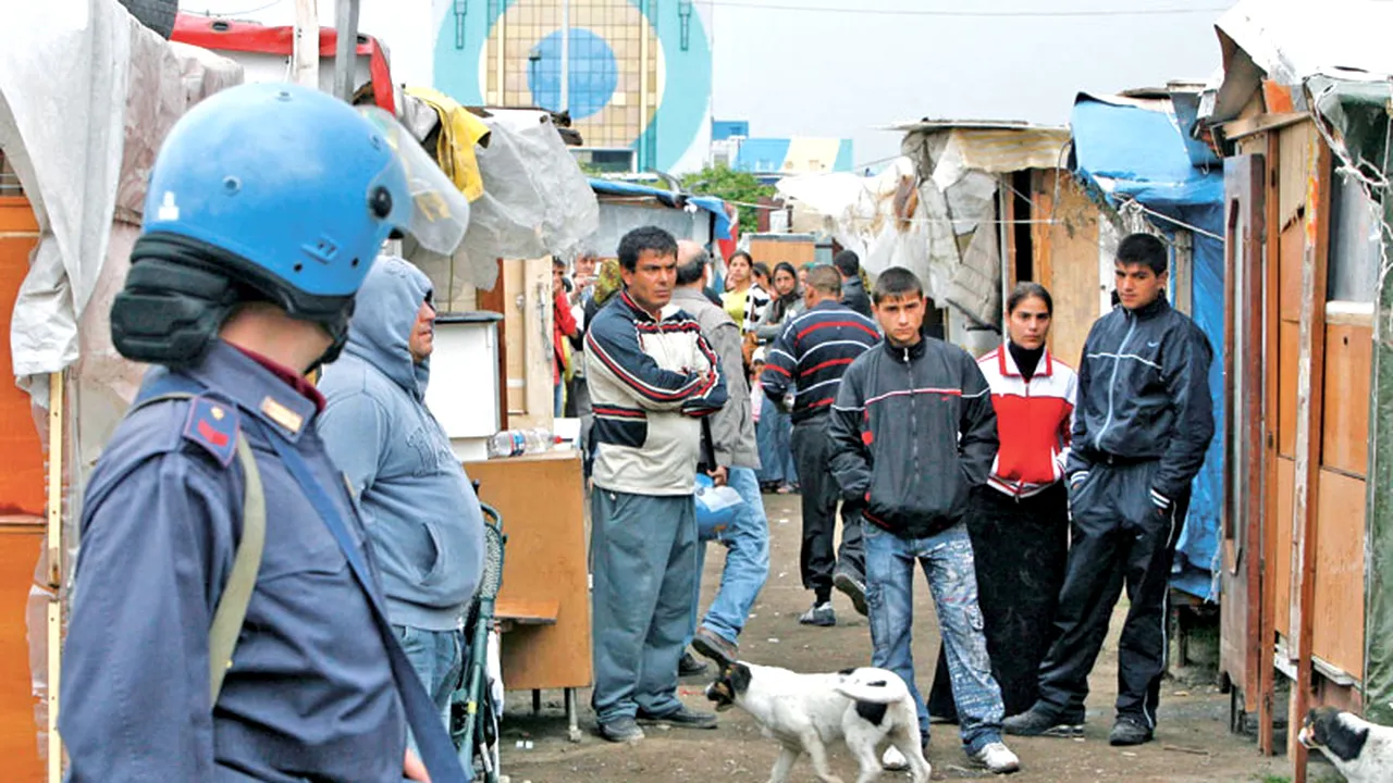 Liderul Ligii Nordului, atacat de protestatari cu roșii, ouă și sticle