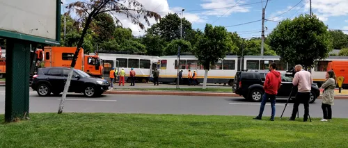 BUCUREȘTI. Momentul în care două tramvaie se ciocnesc frontal, filmat de unul dintre vatmani (VIDEO)