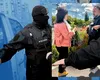 După ce au prins toate băbuțele care fac contrabandă cu pătrunjel, polițiștii locali din Sectorul 6 au destructurat o rețea de femei care rup flori