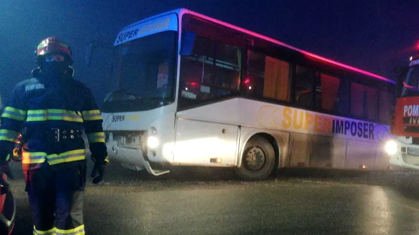 Un autobuz care transporta 23 de copii și 4 adulți a derapat în Timiș