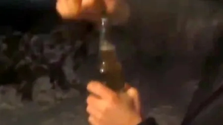 VIDEO: Ce se întâmplă când deschizi o sticlă de bere în Siberia