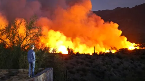 Incendiu periculos în Arizona, după prăbușirea unui avion de vânătoare F-16