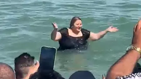 Petrecere de 1 Mai pe litoralul românesc cu Diana Șoșoacă și cu susținătorii SOS România. Iată cu cine a votat senatoarea