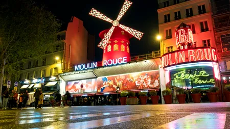 Moulin Rouge, celebrul CABARET din Paris, a pierdut morișca de vânt care îi decora fațada