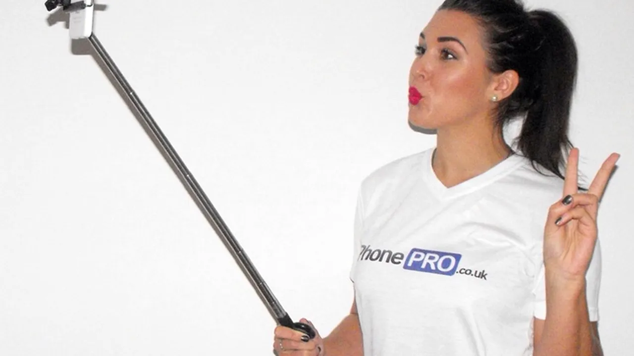 Riscurile utilizării monopodului extensibil pentru selfie-uri