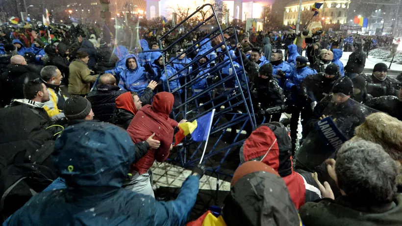 Colonelul Cucoș, despre jandarmul filmat când lovește protestatari: Își desfășoară în continuare activitatea
