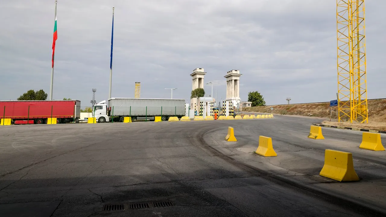 „Podul Prieteniei” Giurgiu-Ruse, închis seara, până în Vinerea Mare