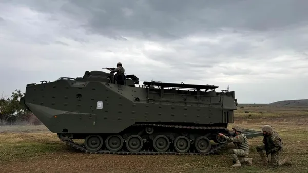 SUA a livrat primele nouă vehicule amfibii de asalt către România. Noua capabilitate întărește flancul estic al NATO